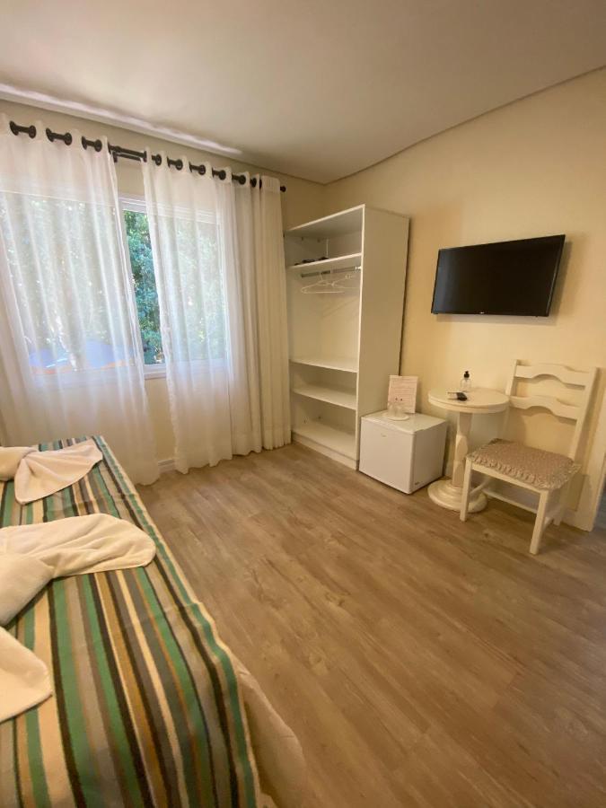 Pousada Ipe Amarelo E Quinta Dos Medeiros Bed & Breakfast Грамаду Екстериор снимка